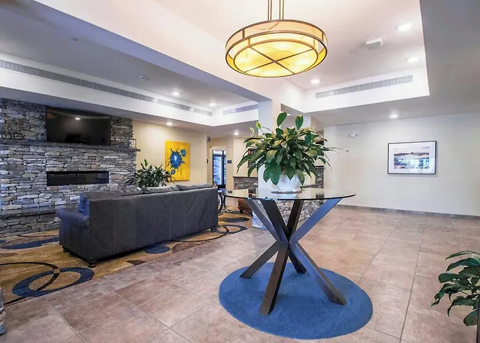 Creekstone Inn & Suites - St Marys